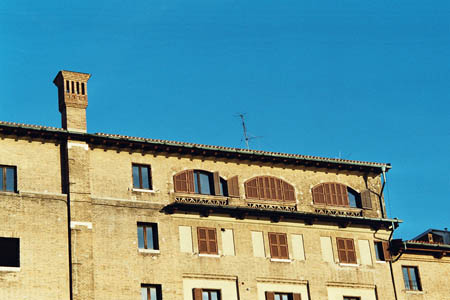 002 - Ancona - Palazzi sul porto