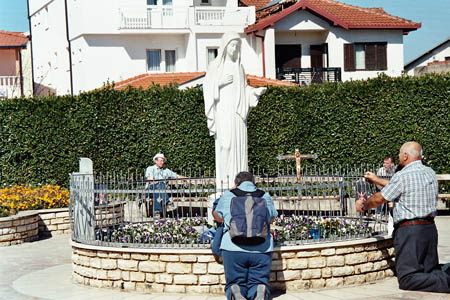 015 - Madonnina sul piazzale